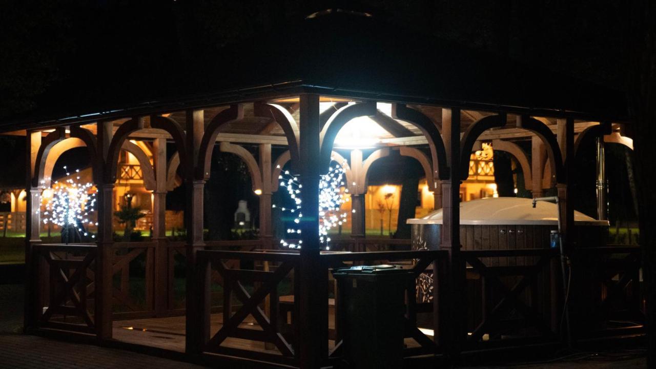 Domki Nad Jeziorem Kolonia Rybacka Esterno foto